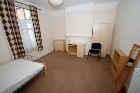6 bedroom house to rent - Photo 4