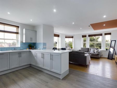 9 bedroom house to rent - Photo 2