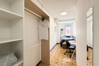 Calle Pedro Heredia, Madrid, Community of Madrid 28028