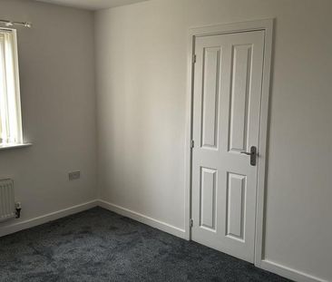 4 bedroom detached house to rent - Photo 4