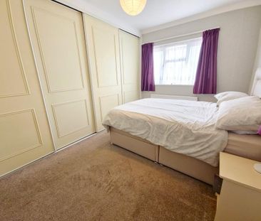 3 bedroom end of terrace house to rent - Photo 1