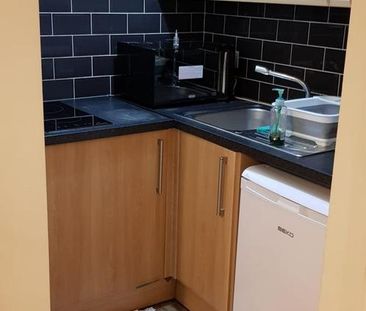 Studio to rent - Photo 3