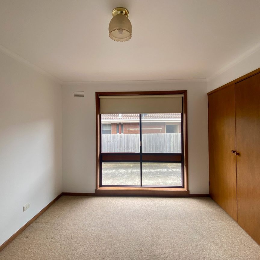 1/12 Staverly Road, Herne Hill - Photo 1
