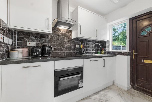 Studio Flat, Wilkinson Croft, B8 - Photo 1