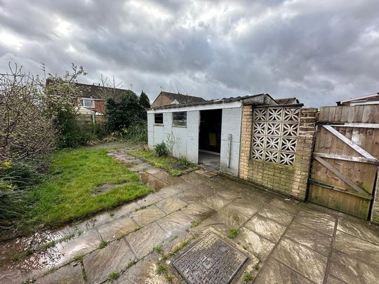 3 bedroom semi-detached house to rent - Photo 1