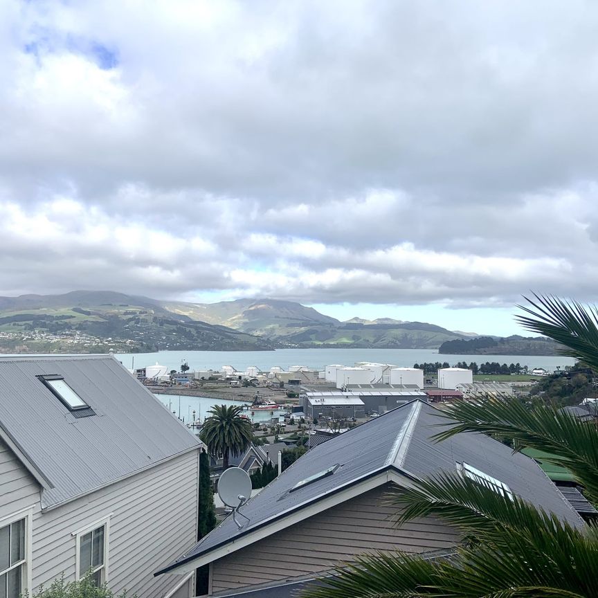 Lyttelton, 3 bedrooms - Photo 1