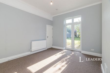 1 bedroom property to rent The Crescent, Leatherhead, KT22 - Photo 3