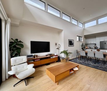 Stylish & contemporary north facing townhouse with an abundance for... - Photo 2