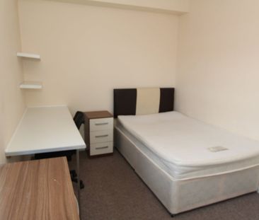 4 Bed Terraced House, Shoreham Street, S2 - Photo 3