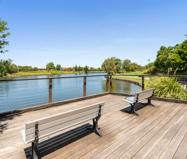 Modern Waterfront Apartment at Reflection Cove – Available Now! - Photo 5