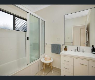 15 Calliandra Court, Mount Louisa - Photo 1