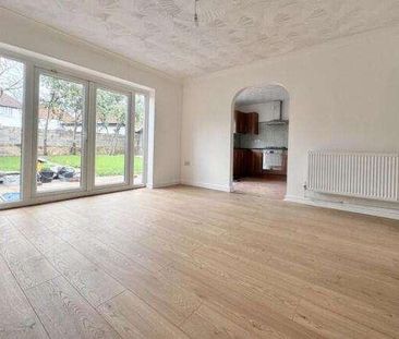 Third Crescent, Slough, SL1 - Photo 2