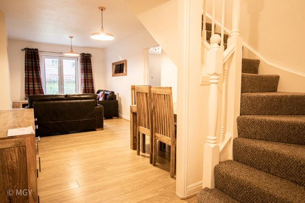 3 bedroom terraced house to rent - Photo 1