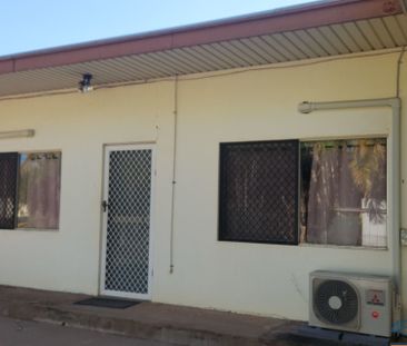 2 bedroom with a Bath! - Photo 4