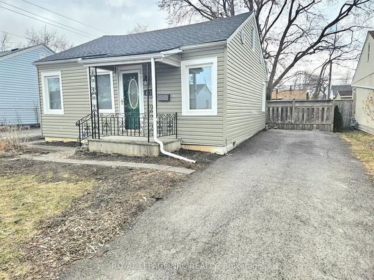 For Lease - 6191 Cadham Street, Niagara Falls, Ontario - Photo 1