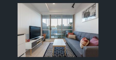 Elevate Your Lifestyle: Unfurnished Loft Apartment in Prime Location! - Photo 2