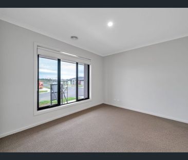 12 Dight Way, Mickleham, Vic 3064 - Photo 2