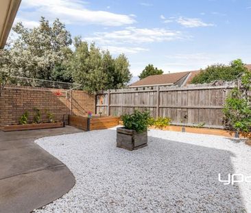 Location at it's best - Photo 5