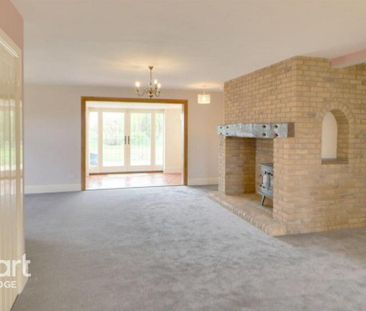 4 bedroom detached house to rent - Photo 1