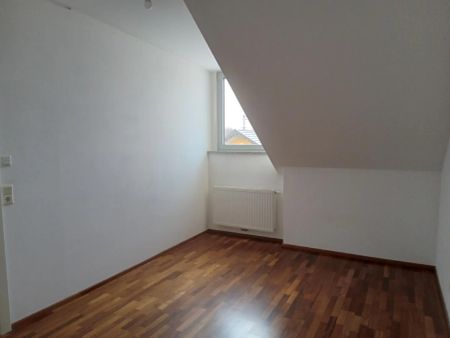 helle, freundliche 3-Zimmer Dachgeschoßwohnung im Zentrum von Aspach - Photo 3