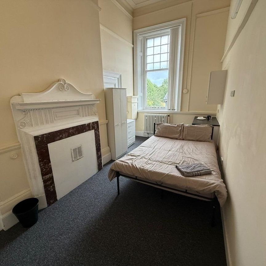 Room in a Shared House, Albert Road, B6 - Photo 1