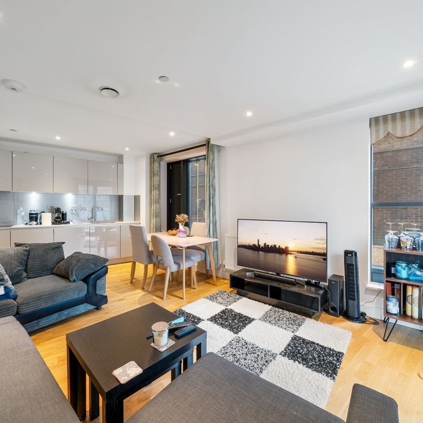 2 Bed Flat, Station Road, SE13 - Photo 1