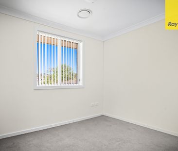 MODERN TOWNHOUSE IN QUIET COMPLEX! - Photo 4