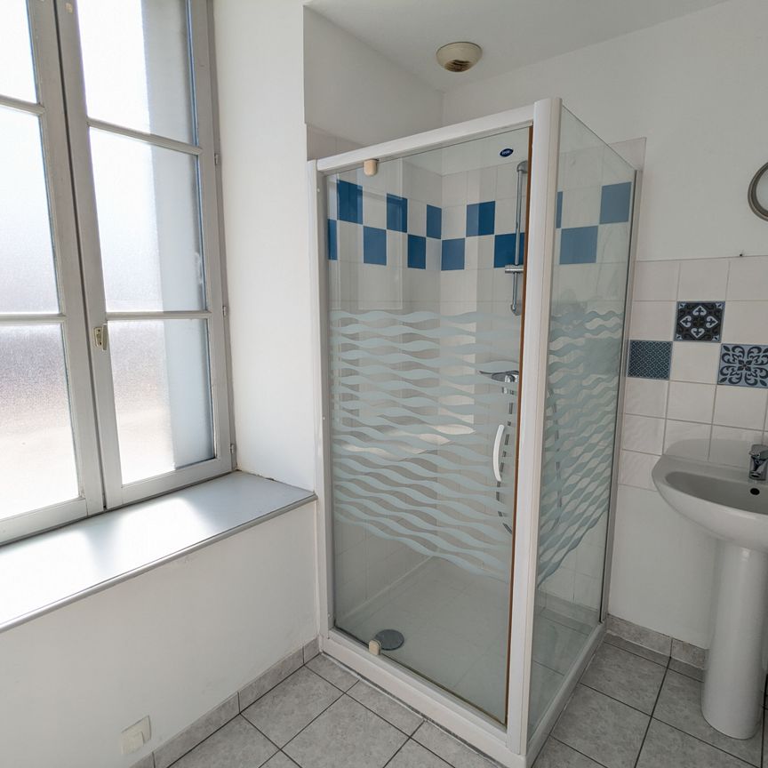 Location Appartement 3 pièces 61m² ISSOUDUN 36100 - Photo 1