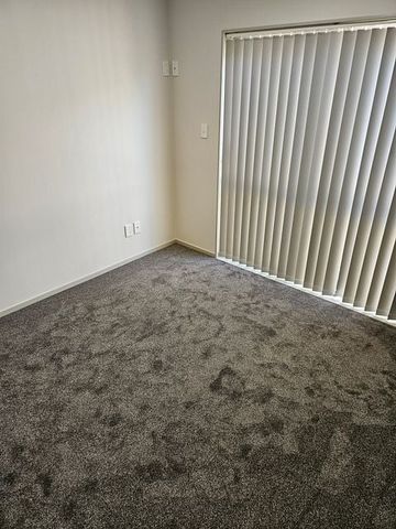 Modern 2 bedroom unit for rent - Photo 2