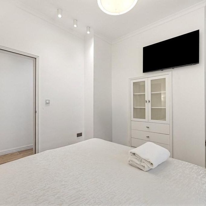3 bedroom flat to rent - Photo 1
