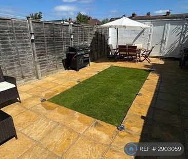 1 bedroom in a house share to rent - Photo 5