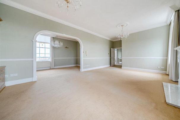 3 bedroom flat to rent - Photo 1