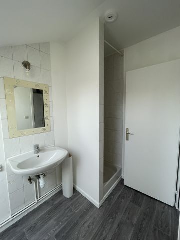 Location Appartement 2 pièces 38m² ST AVOLD 57500 - Photo 3