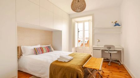 3-bedroom apartment for rent in Lisbon, bills included - Photo 2