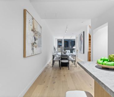 Luxurious living in a prestigious Hotham Hill location - Photo 4