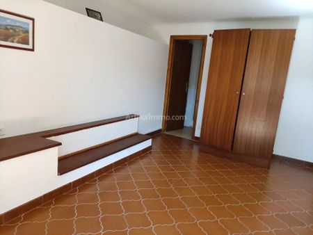 Location Maison 3 pièces 65 m2 à Gréoux-les-Bains - Photo 2