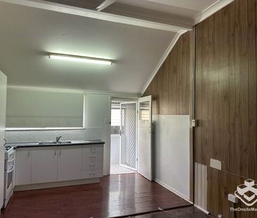 Charming Character Home in Convenient Location â $365 per week - Photo 6