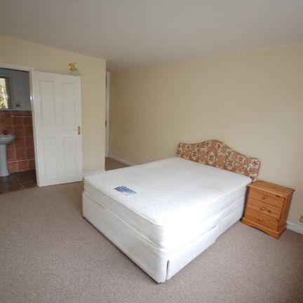 4 bedroom townhouse to rent - Photo 1