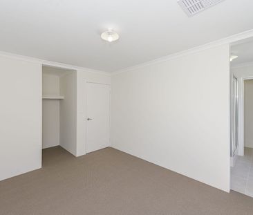 Tranquil neighborhood - Photo 2