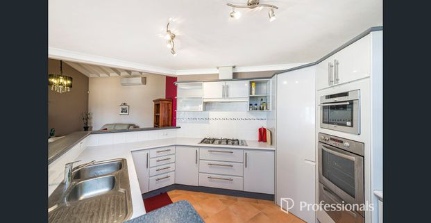 Spacious Family Oasis with Pool & Alfresco - Perfect for Summer Living! - Photo 1