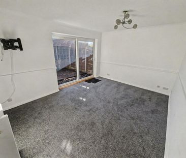 2 bedroom maisonette to rent - Photo 2