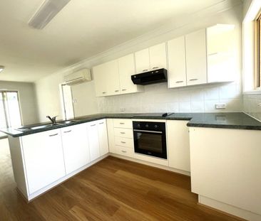 Handy Redcliffe Location - Photo 6