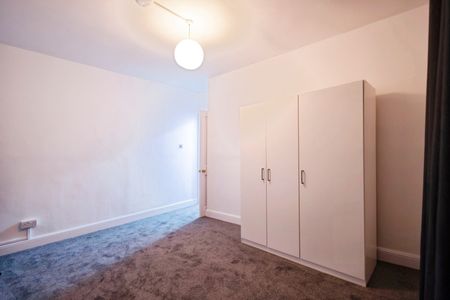 4 Bed Maisonette, Iverson Road, NW6 - Photo 2