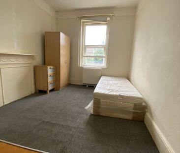 Studio Flat, Beech House Road, CR0 - Photo 2