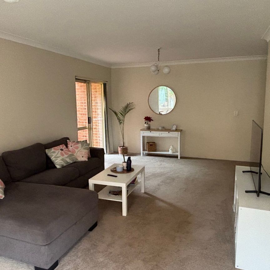 Gladesville - Photo 1