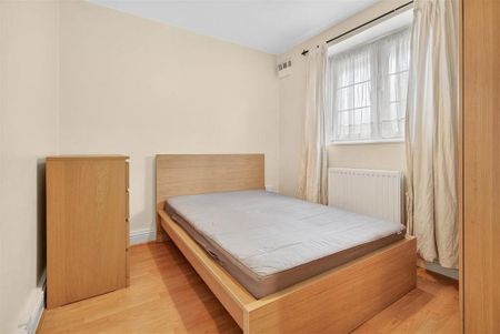 3 bedroom flat to rent - Photo 2