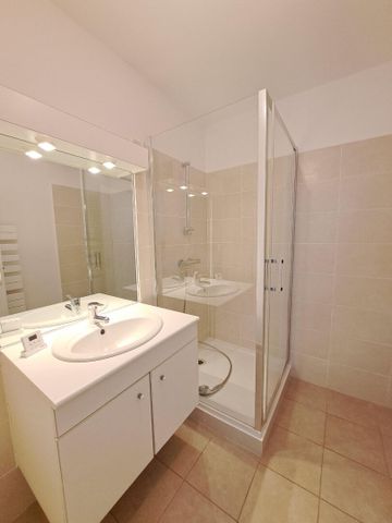 Location Appartement 2 pièces 60m² AVRANCHES 50300 - Photo 4