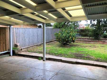 29 Clarinda Road, Essendon, VIC 3040 - Photo 5