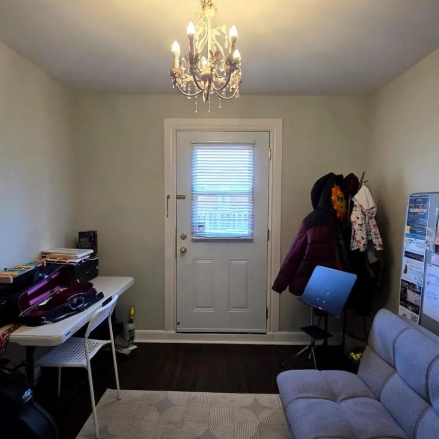 621 WYCHWOOD STREET - Photo 1