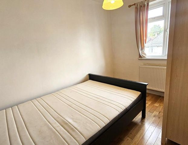1 bedroom in a flat share to rent - Photo 1